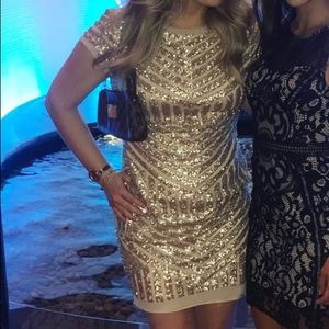 Vince Camuto Gold Sequin Short Sleeved Mini Dress